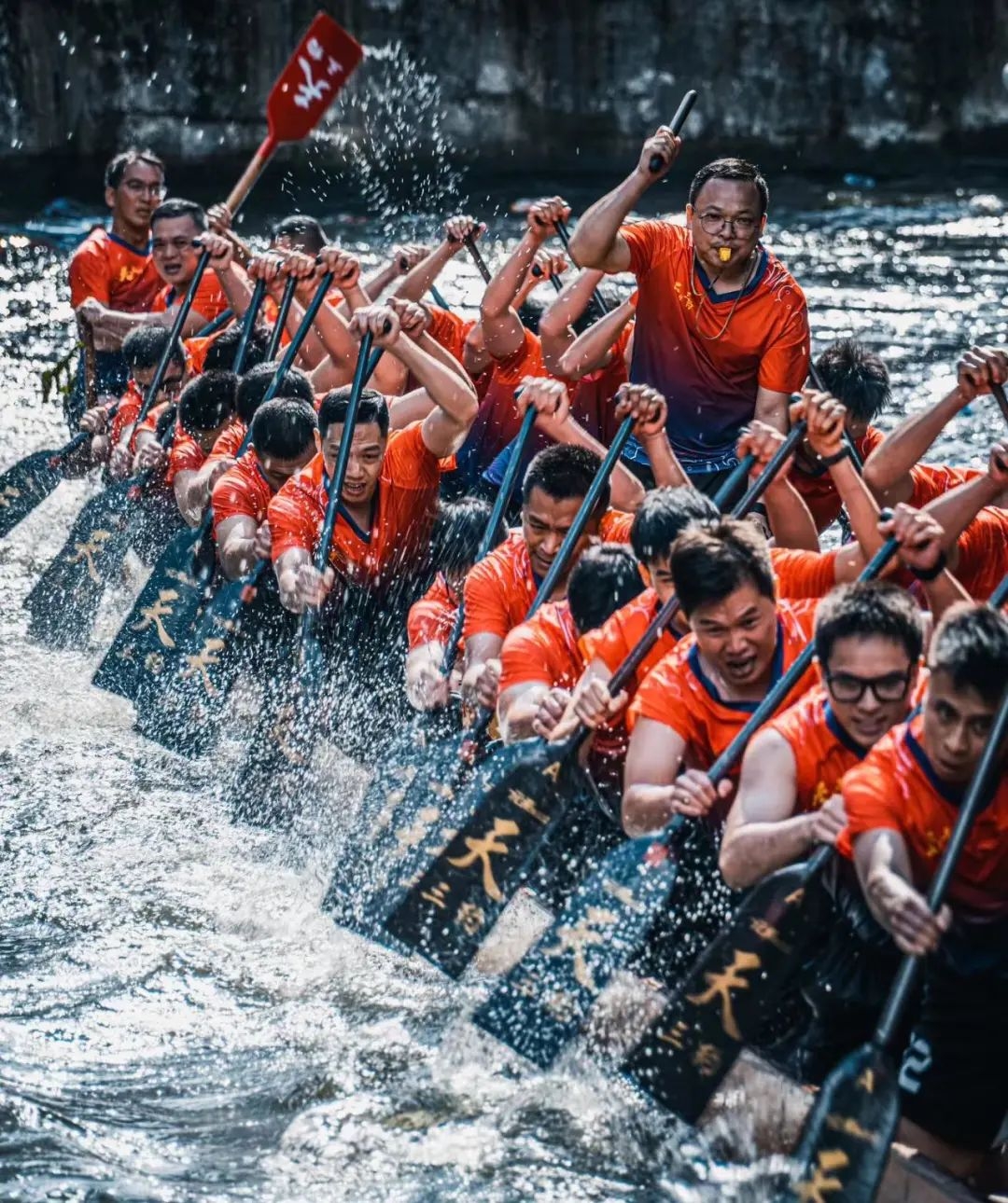 The Dragon Boat Team's "Muscle Translator": More in Tune with Your Pain Than Drumbeats