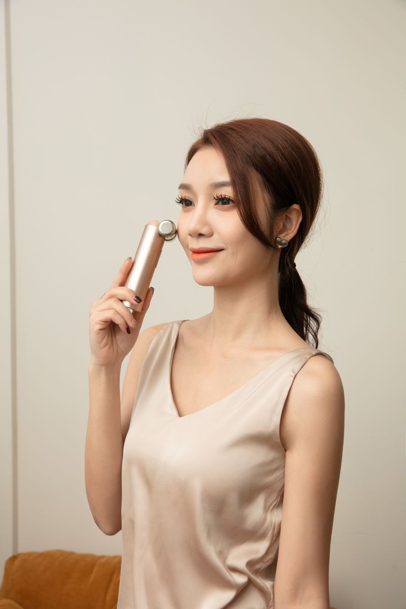 OG-T28 Hydra Facial Device | Three-color light | OEM & ODM 